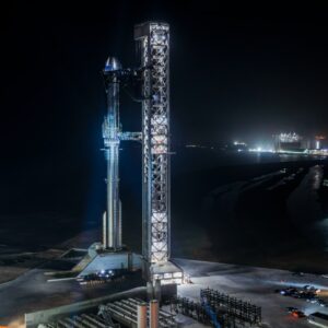 SpaceX empilha enorme foguete Starship antes do lançamento de teste do voo 13 de hoje (vídeo)