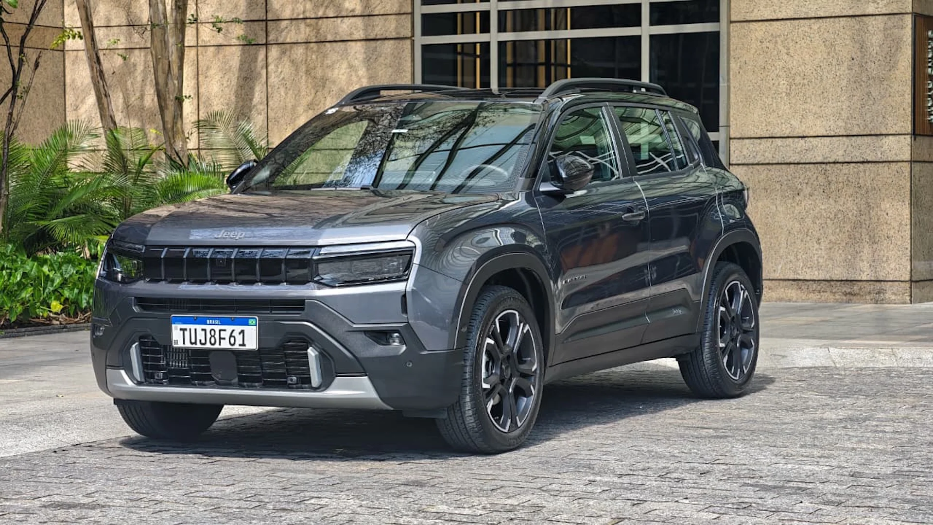 Editar informações da imagem Jeep Avenger
