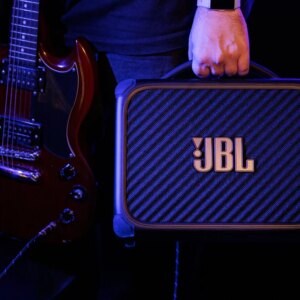 Amplificador da JBL vale a pena? Testamos o BandBox Trio; saiba quanto pagar