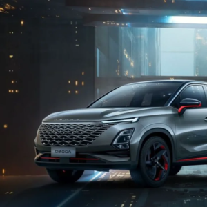 Rival da BYD vende SUV híbrido mais em conta que Yaris Cross