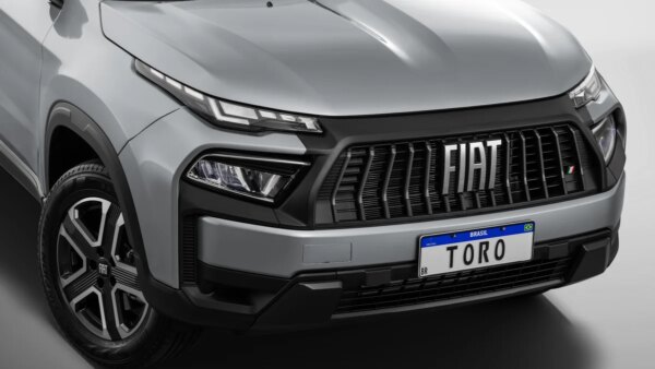 Fiat faz queima e vende Toro mais barato que Jeep Avenger em agosto