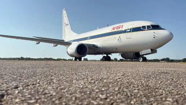 737 da NASA revela nova pintura