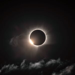 APOD: 2026, 14 de agosto - Eclipse Solar Total da Groenlândia