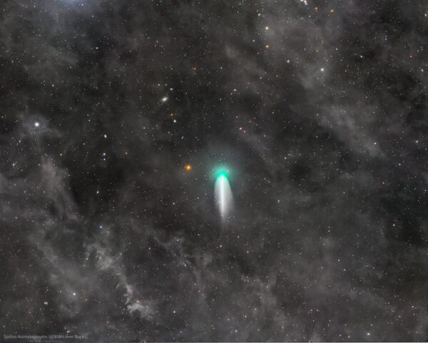 APOD: 2026, 24 de agosto – Cometa 220P em explosão