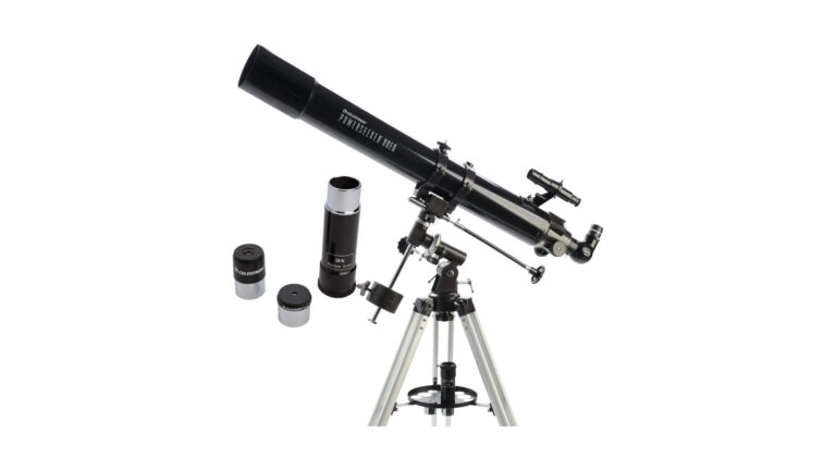 Aproveite o eclipse lunar parcial com 25% de desconto neste telescópio Celestron para iniciantes