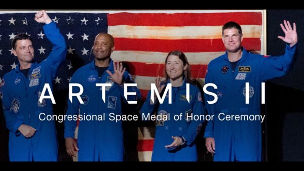 Assista ao presidente Trump dar aos astronautas Artemis II a Medalha de Honra Espacial do Congresso hoje