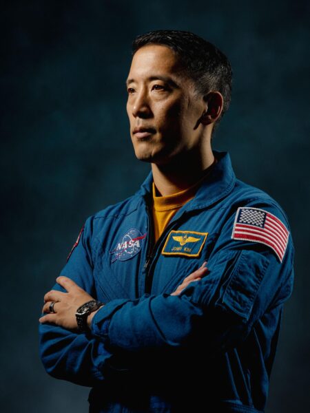 Astronauta da NASA Jonny Kim sai da agência para continuar o serviço militar