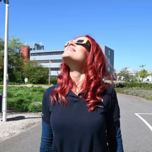 Como assistir com segurança a um eclipse solar