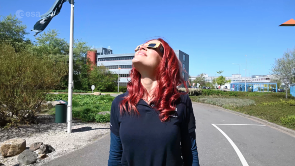 Como assistir com segurança a um eclipse solar