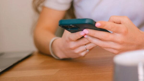 Como formatar e resetar o celular: guia completo para Android e iPhone