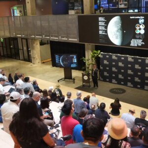 Construindo a Base Lunar: Histórias da NASA no Ion