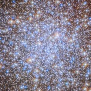 Estrelas antigas brilham em uma foto de lustre celestial do dia 21 de agosto de 2026