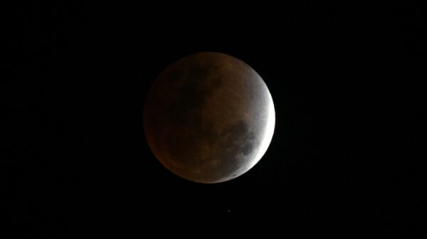 Falta apenas 1 semana para um eclipse lunar parcial de 96%: aqui está o que você precisa saber