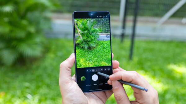 Galaxy S27 Ultra pode mudar câmera de zoom e apostar em sensor maior; entenda
