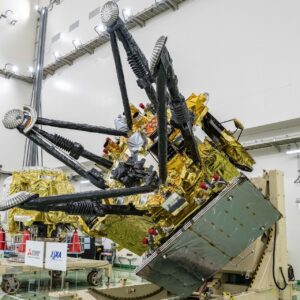 Japão revela nave espacial de retorno de amostras da lua de Marte antes do lançamento em 19 de outubro (fotos)