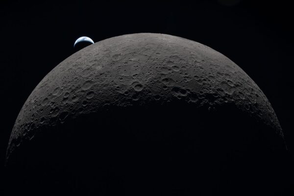 LRO da NASA imagens da cratera Falcon 9 na Lua e aprende novos detalhes