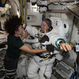 NASA define caminhada espacial para manutenção da estação, cobertura ao vivo planejada