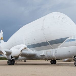Neste dia no espaço! 31 de agosto de 1965: O gigantesco avião porta-aviões Super Guppy da NASA faz o primeiro vôo como uma baleia voadora