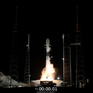Novo recorde! SpaceX lança 2 foguetes Falcon 9 com apenas 38 minutos de intervalo