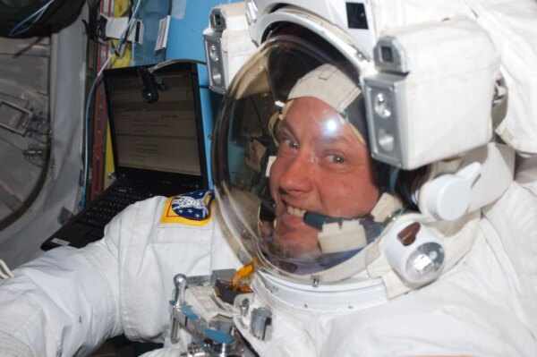 O astronauta da NASA Mike Fincke deixa a NASA, a carreira inclui 4 voos espaciais