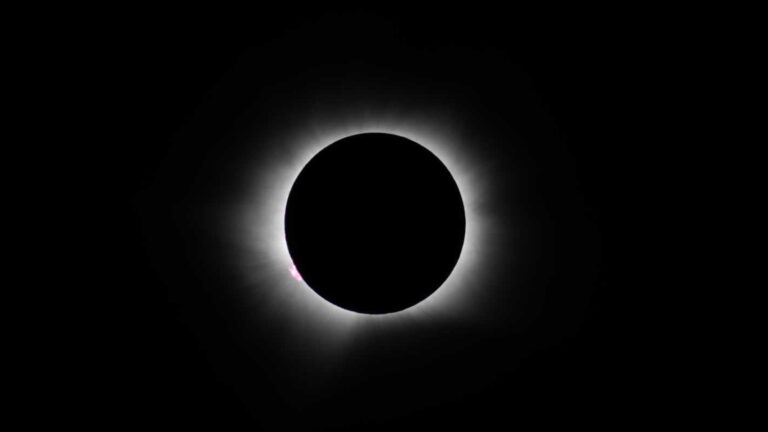 O eclipse solar total de 2026 emociona milhões com um espetáculo cósmico impressionante (fotos, vídeo)