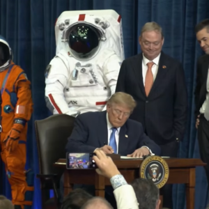 Presidente Trump assina ordem executiva para criar a Academia Espacial dos EUA