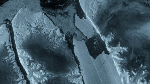 Satélite vê a perda de gelo flutuante mais significativa da Groenlândia em mais de uma década, foto do dia de 24 de agosto de 2026
