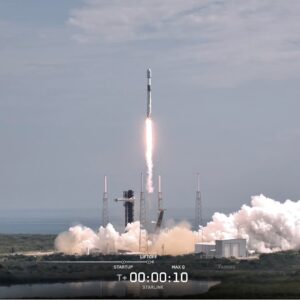 SpaceX lança 29 satélites Starlink e pousa foguete em navio no mar (vídeo, fotos)