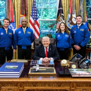 Tripulação Artemis II da NASA preparada para receber Medalha de Honra Espacial do Congresso