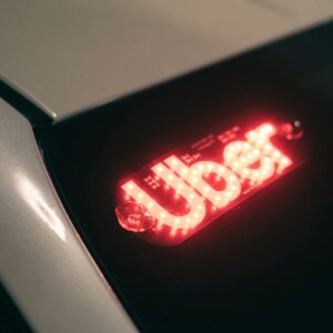 Uber lança vídeo ao vivo para pais assistirem a viagens de filhos no app