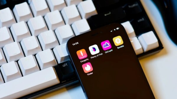 Por que apps de namoro estão exigindo reconhecimento facial para criar perfil?