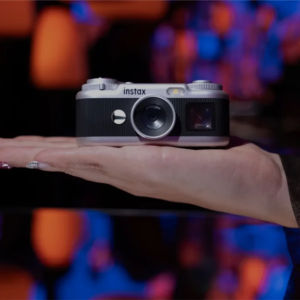 Mini câmera da Fujifilm parece brinquedo, mas tira fotos de verdade