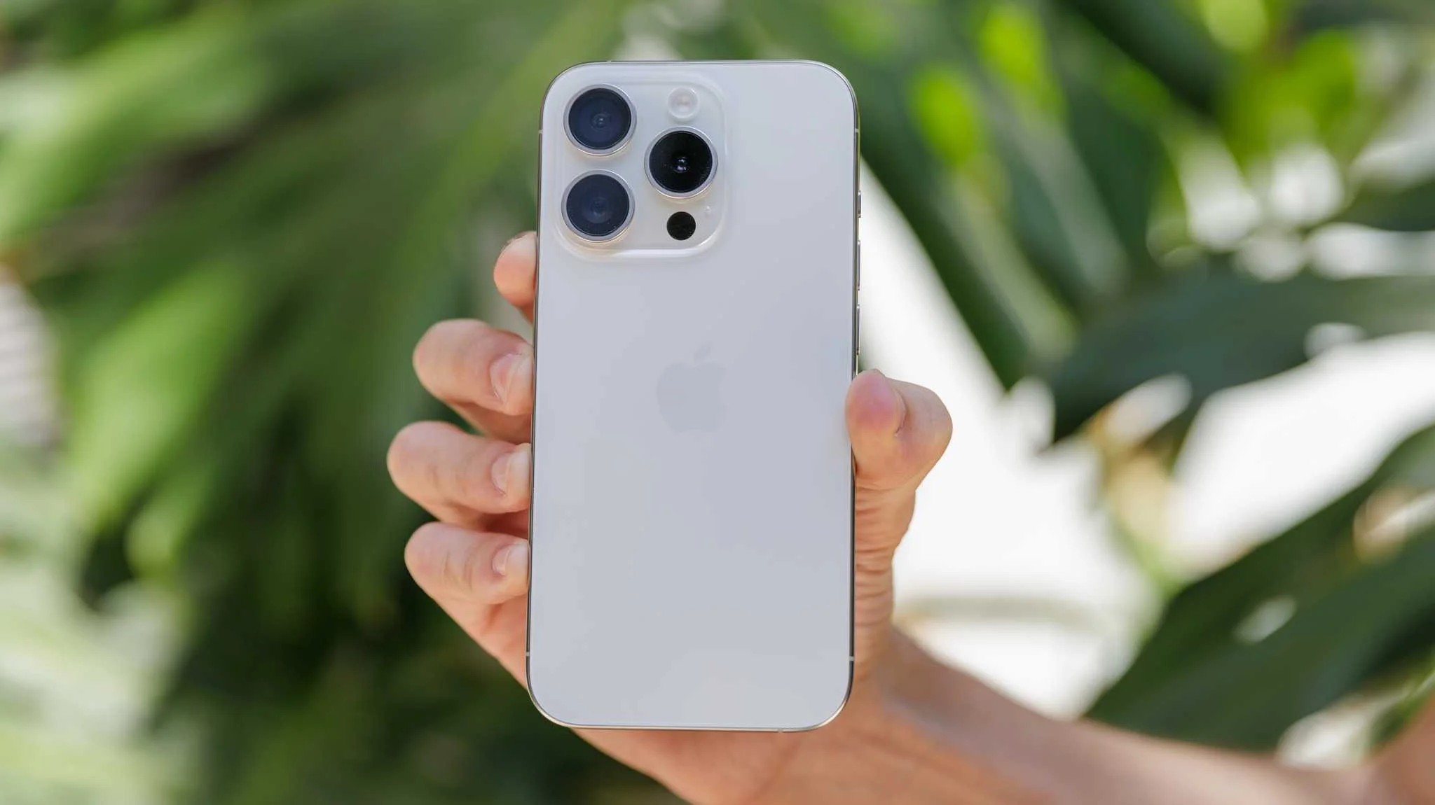 Apple iPhone 15 Pro Traseira