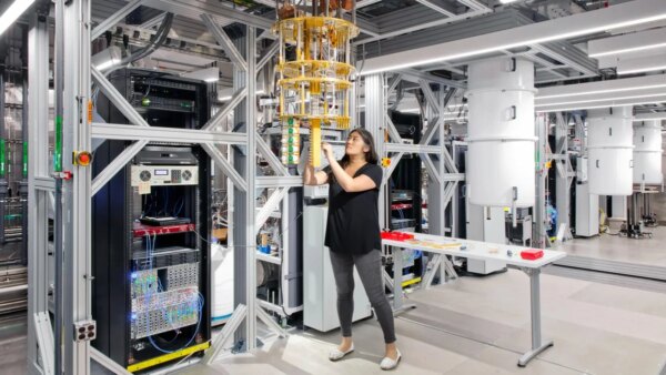 Computador quântico da IBM faz em 19 segundos cálculo que PC "comum" levaria 110 anos