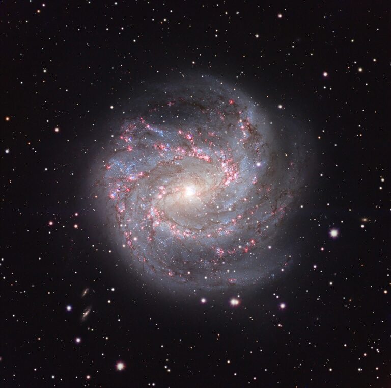 APOD: 11 de setembro de 2026 - M83: O cata-vento do sul