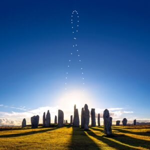 APOD: 2026, 20 de setembro – Analema sobre as Pedras Callanish
