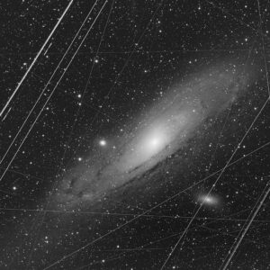 APOD: 2026 27 de setembro – Andromeda Antes e Depois do Photoshop
