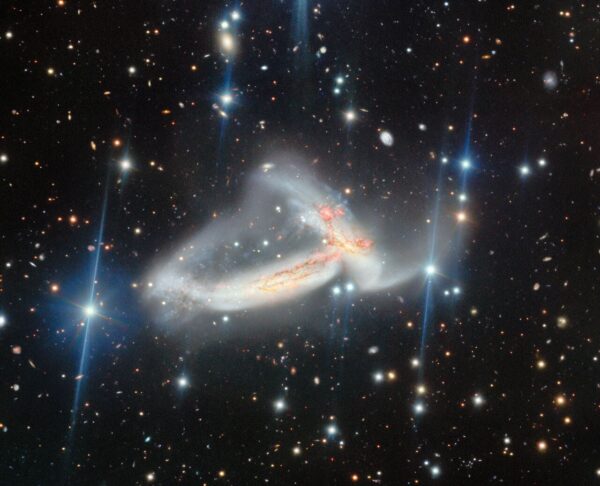 APOD: 2026, 4 de setembro - Na Uhane Mahoe Huki Pu i ke Ola