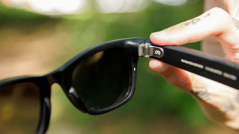 Após críticas de privacidade, Meta prepara óculos inteligentes sem câmera