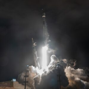 Foguete SpaceX Falcon 9 lança satélites Starlink em órbita em seu 35º vôo