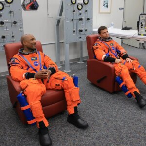 NASA nomeia dois astronautas Artemis II para o programa emérito