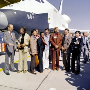 NASA revela Enterprise, o primeiro ônibus espacial