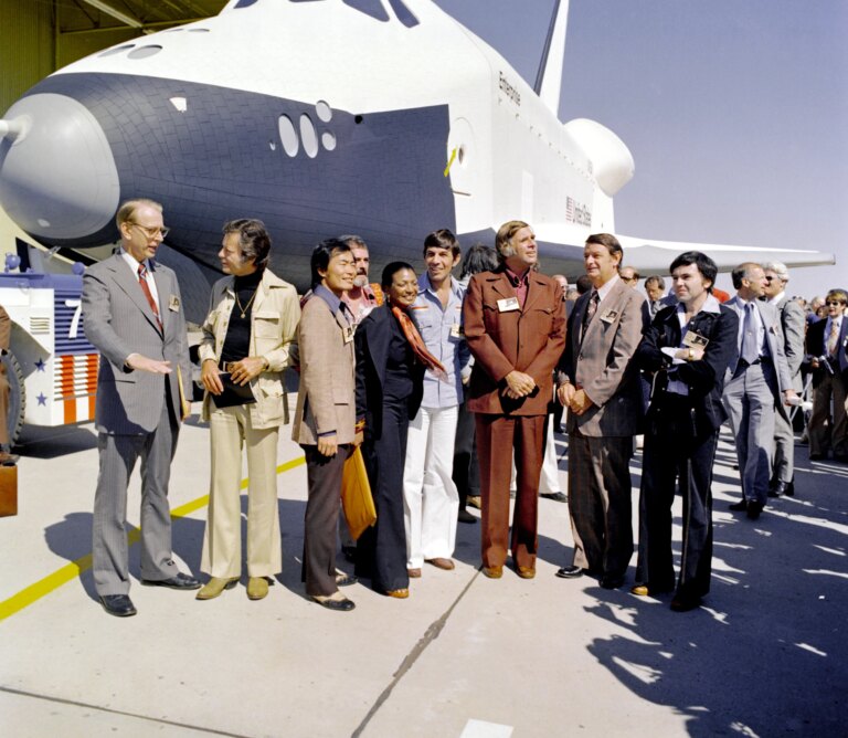 NASA revela Enterprise, o primeiro ônibus espacial