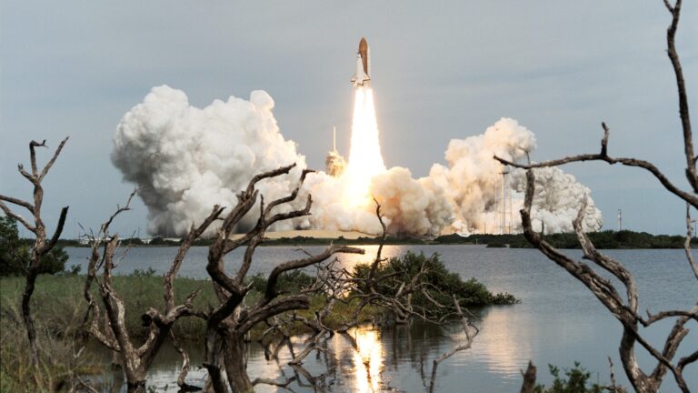 Neste dia no espaço! 7 de setembro de 1995: NASA lança seu 100º voo de astronauta na missão STS-69 do ônibus espacial Endeavour