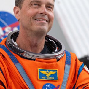 O astronauta da NASA Reid Wiseman se juntará aos fãs da NFL em Baltimore