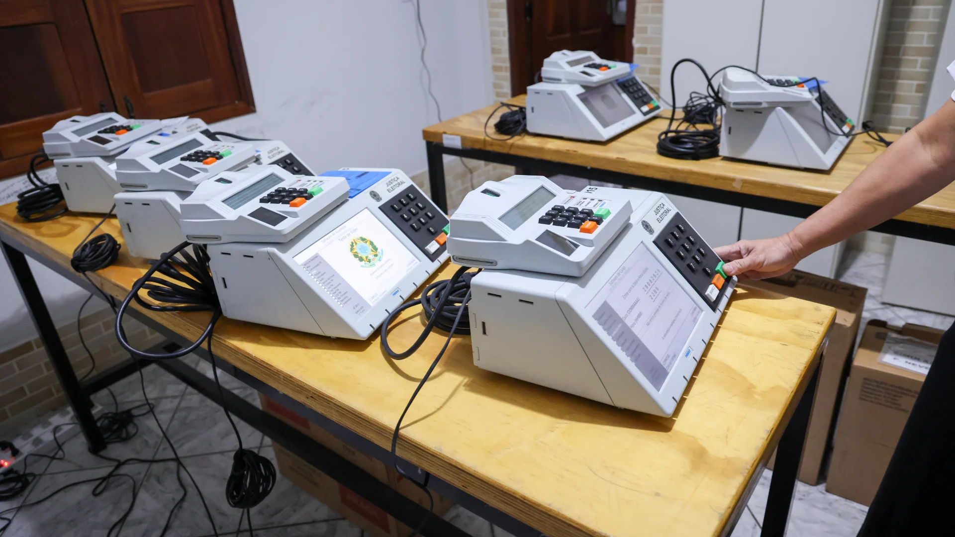 urnas eletr&ocirc;nicas