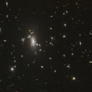 Telescópio Hubble da NASA atinge marco histórico e procura supernova indescritível