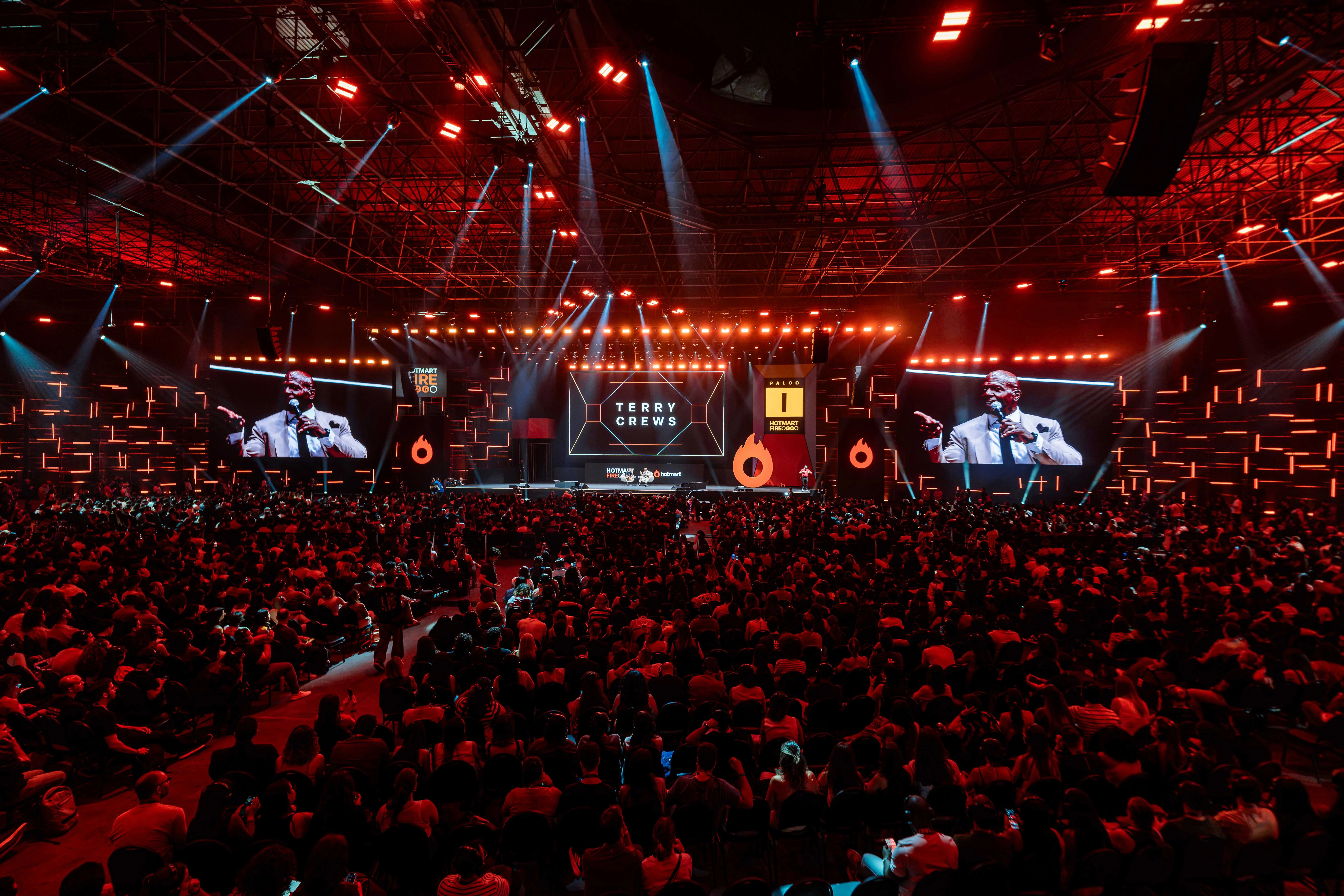 Editar informações da imagem Palco do Hotmart FIRE 2026 com Terry Crews