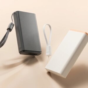 Oppo lança powerbanks de até 20.000 mAh e carregamento de 80 W por R$ 200