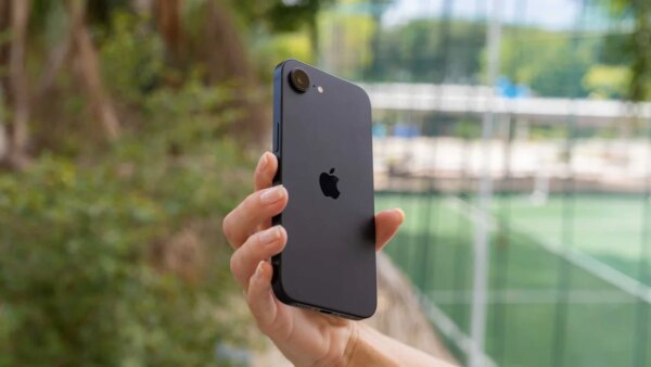 iPhone 18e surge em vazamento com câmera de selfie de 24 MP